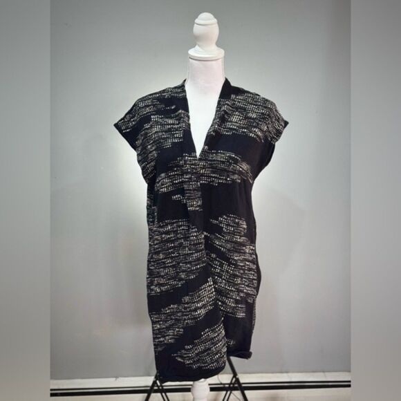 SALE! B/W Chico’s Knit Sleeveless Open Vest Size 2 (12) EUC - Picture 1 of 5